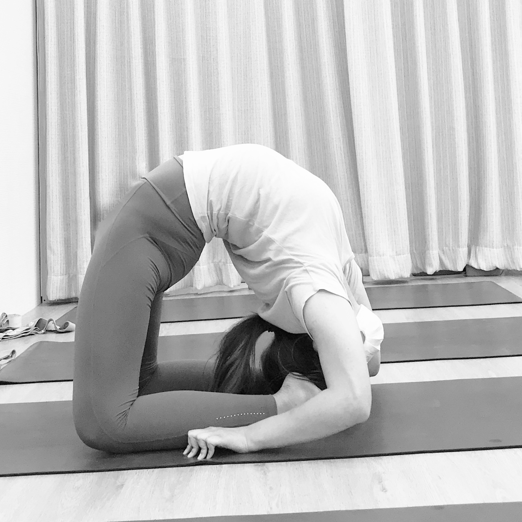Yoganidrasana. Flexible. Radhika yoga. - YouTube